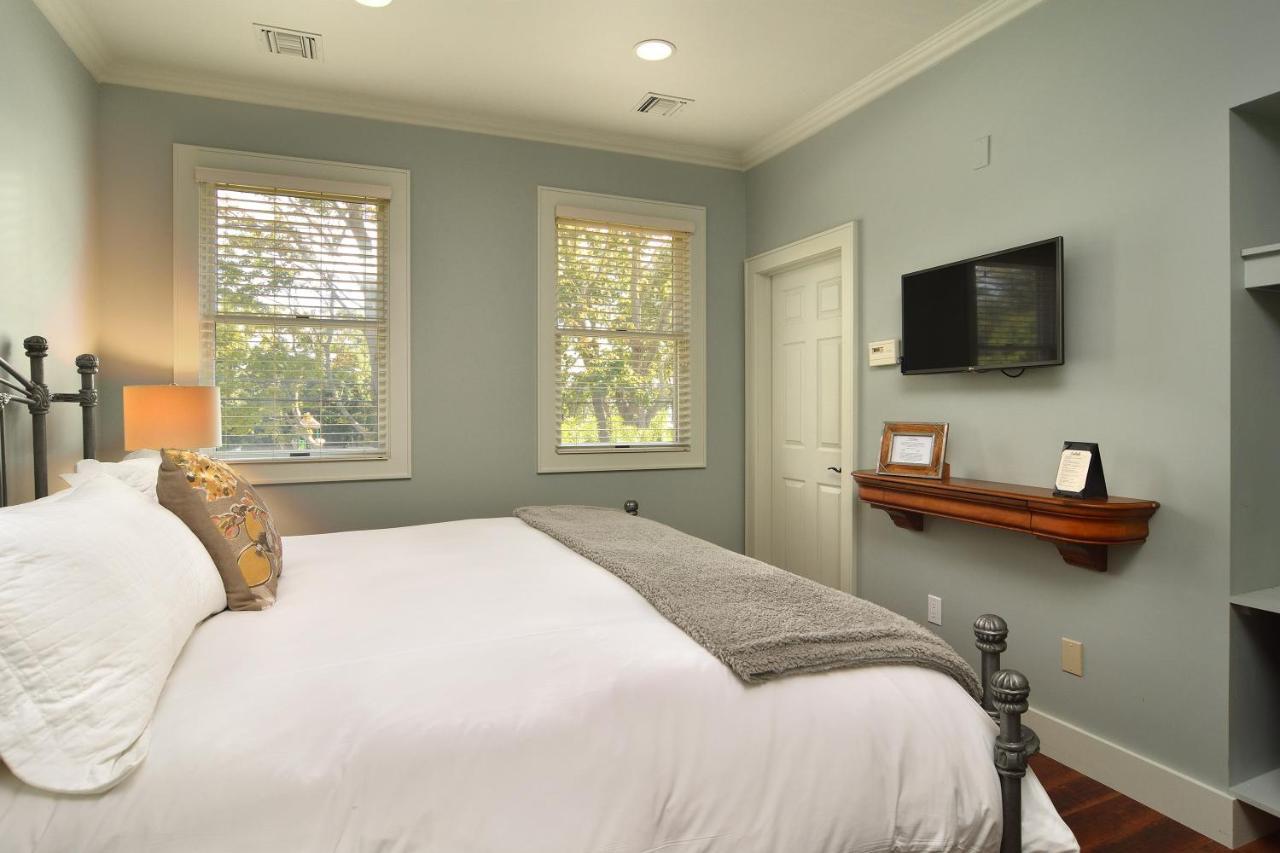 Bay Breeze Inn South Jamesport Buitenkant foto