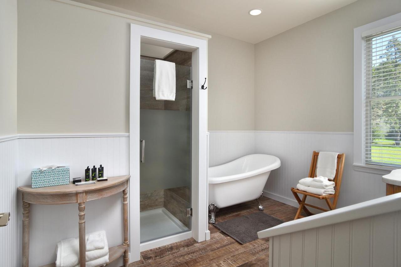 Bay Breeze Inn South Jamesport Buitenkant foto