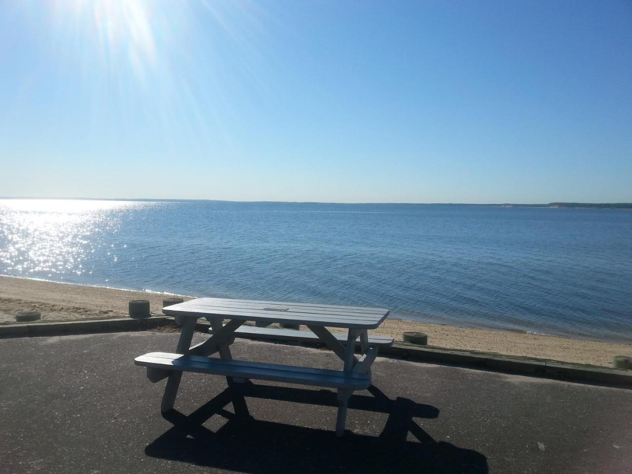 Bay Breeze Inn South Jamesport Buitenkant foto